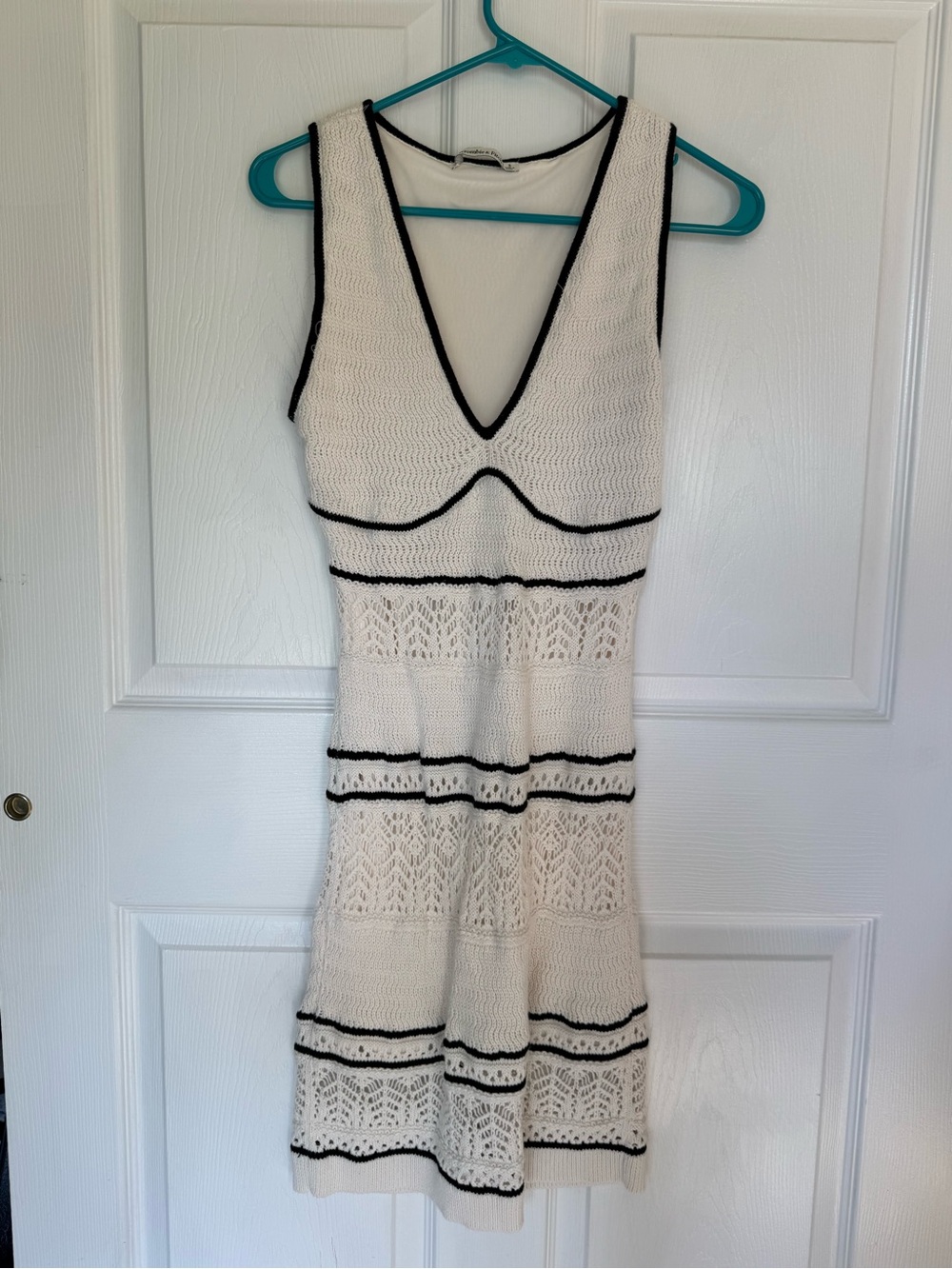 Abercrombie & Fitch Lined White Knit Dress with Black Trim